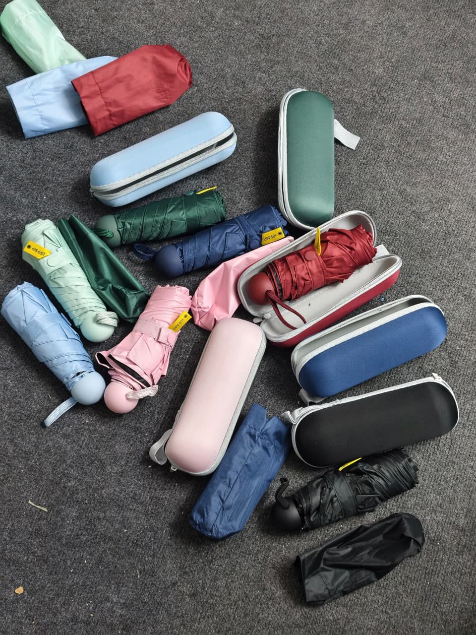 Portable Umbrella – Compact, Windproof & Auto Open/Close